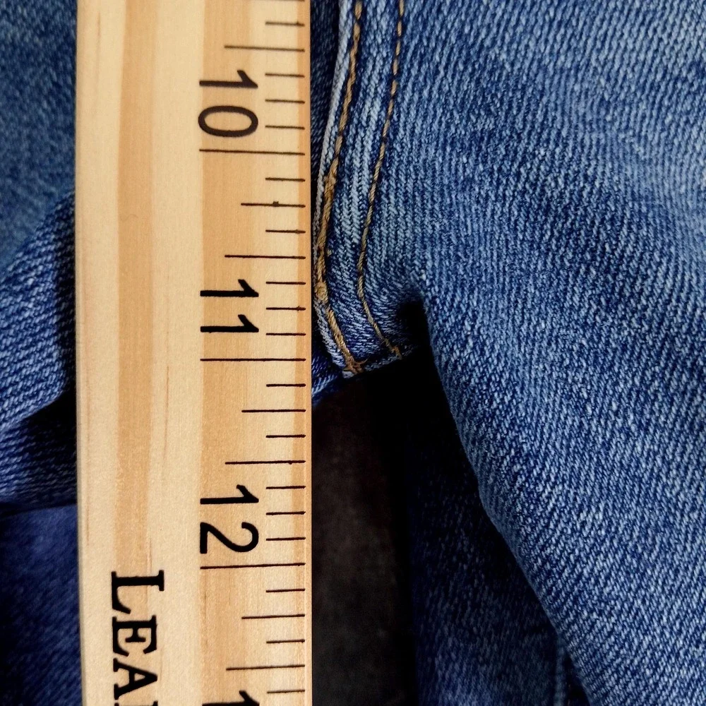 Levi's‎ SilverTab Jeans Womens 27x26 Light Wash Blue Mom Fit High Rise Tapered